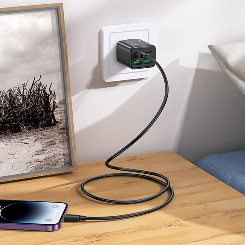 Мережевий зарядний пристрій Hoco N55 Fundador PD20W+QC3.0 (2USB-A/2C) + кабель Type-C to Lightning - Зображення 5