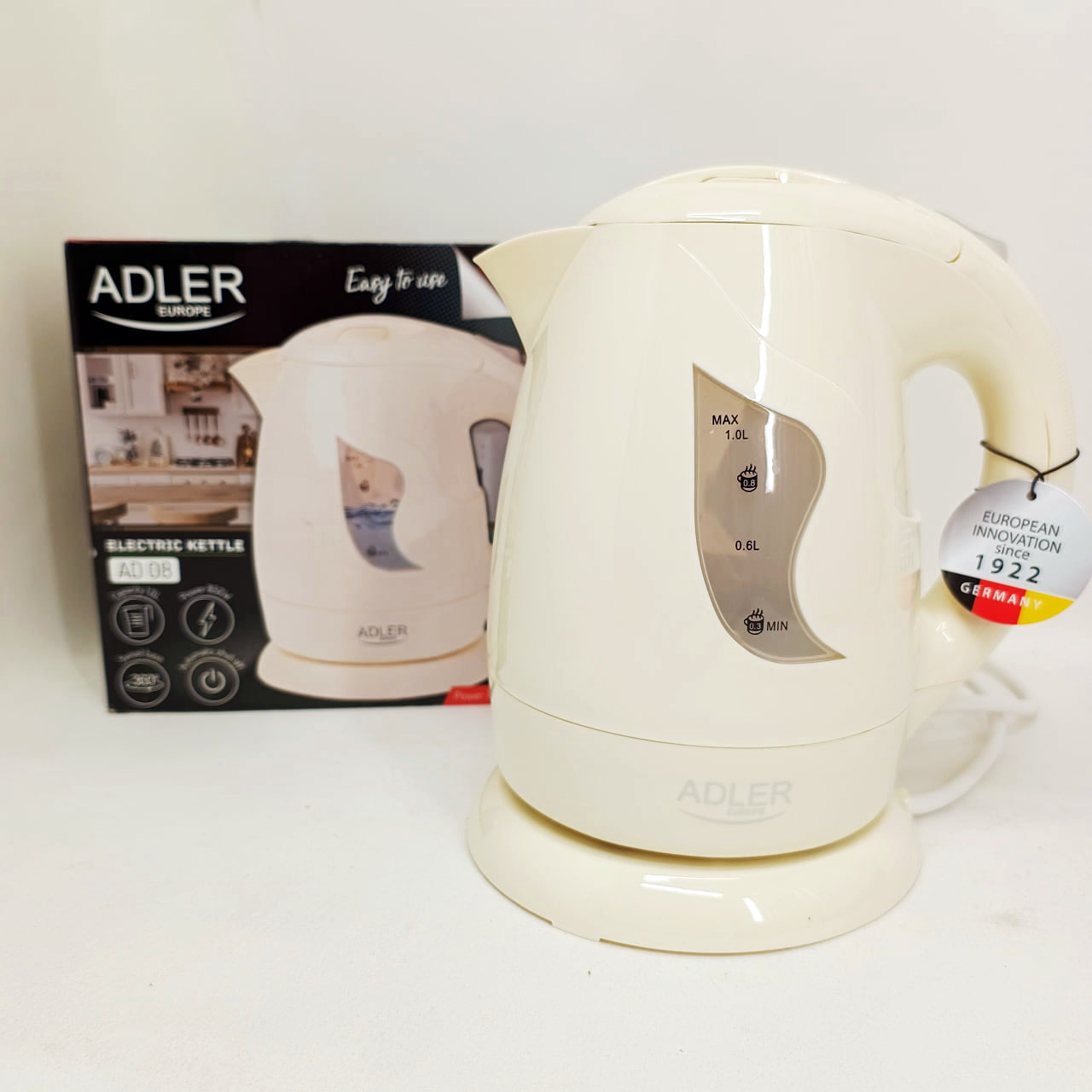 Електрочайник Adler AD 08 1 літр білий