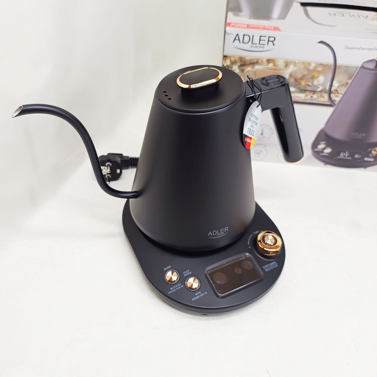 Електрочайник Adler AD 1349 1 л 900 Вт Gooseneck з контролем температури Black - Зображення 5