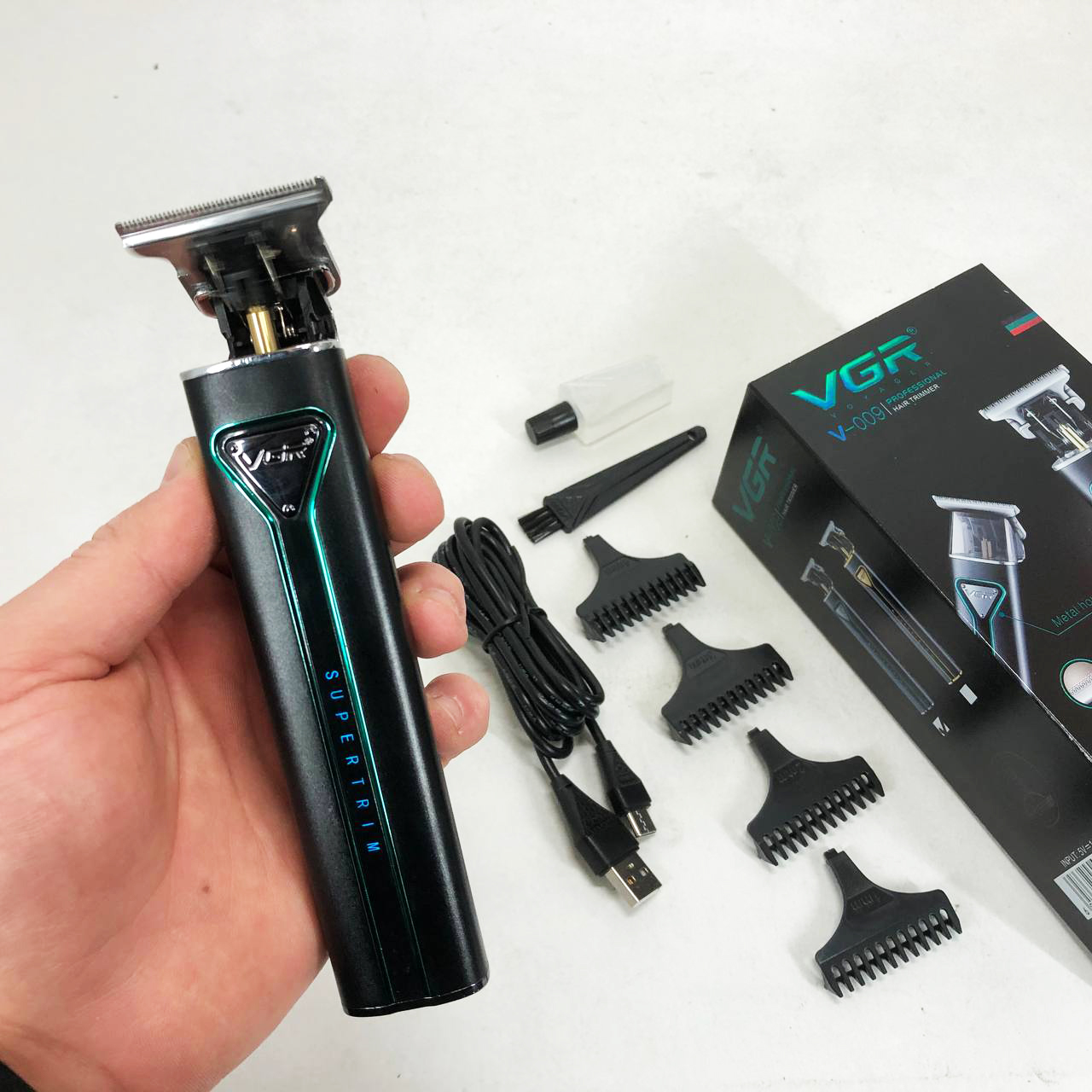 Акумуляторна машинка для стрижки VGR V-009 зелена - Зображення 2