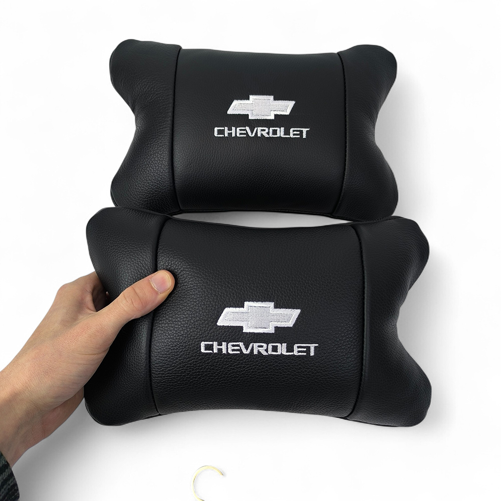 Автомобільна подушка Chevrolet з натуральною італійською шкірою та шкірним брелком - Зображення 4