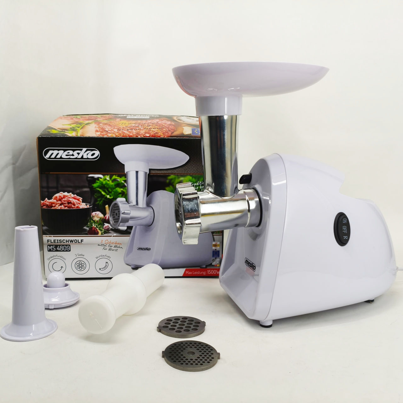 М’ясорубка Mesko MS 4809 1500 Вт - Зображення 2