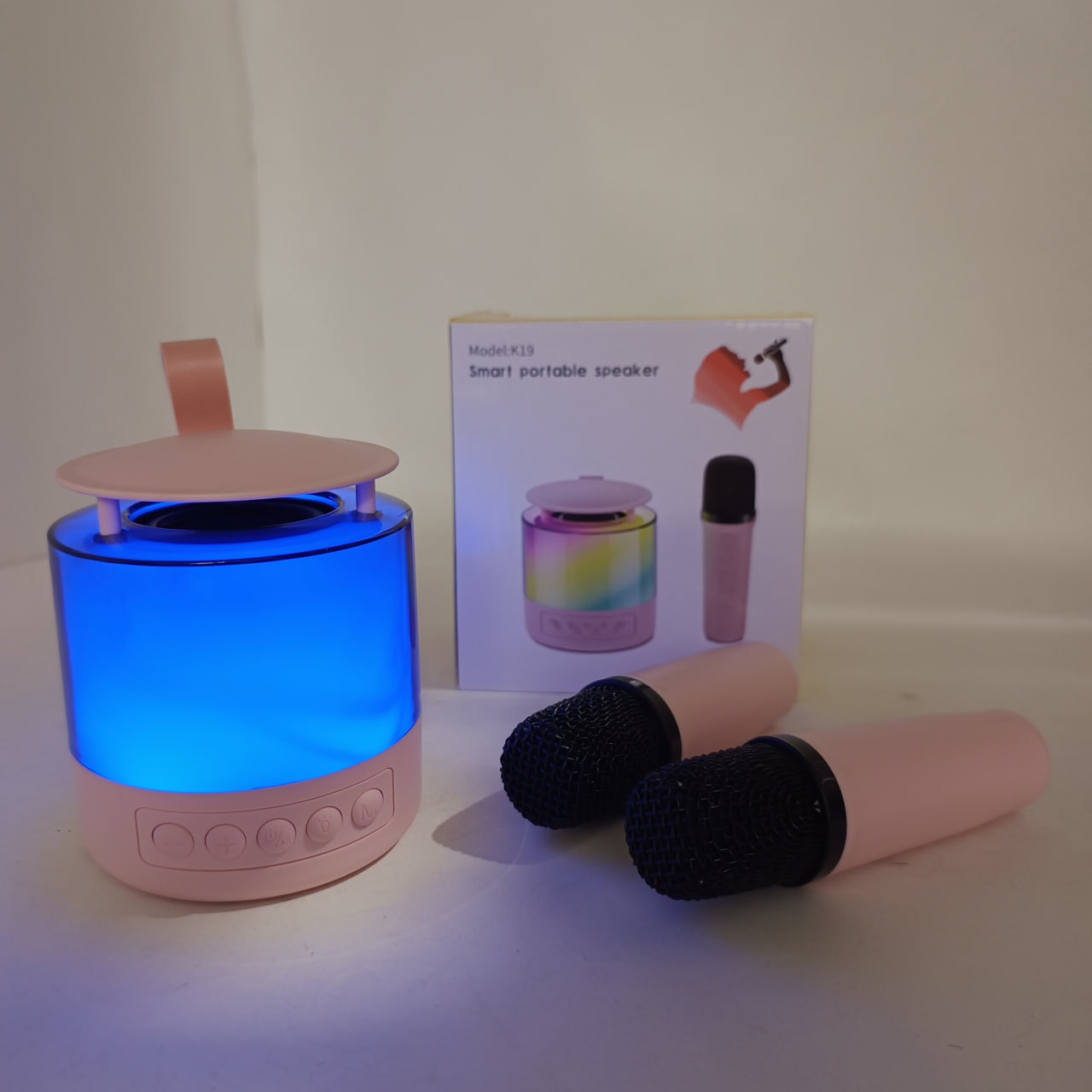 Портативна Bluetooth колонка K19 з LED-підсвічуванням для караоке Pink двома мікрофонами - Зображення 3