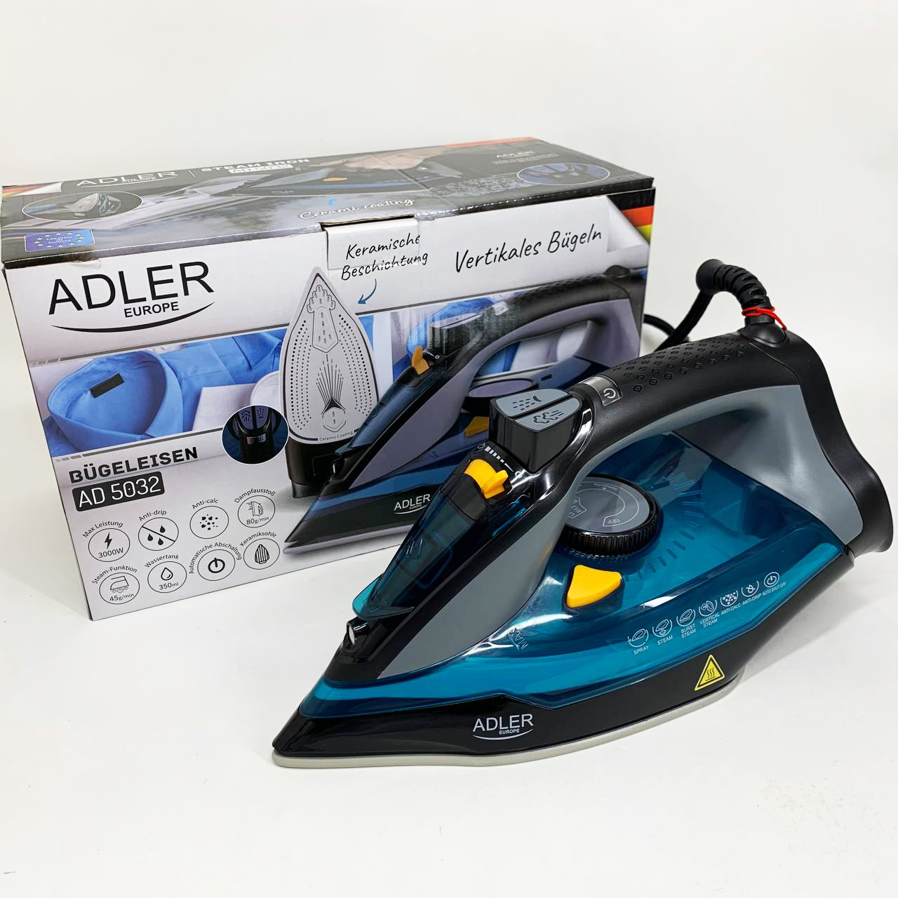 Парова праска Adler AD 5032 з керамічною підошвою 3000 Вт