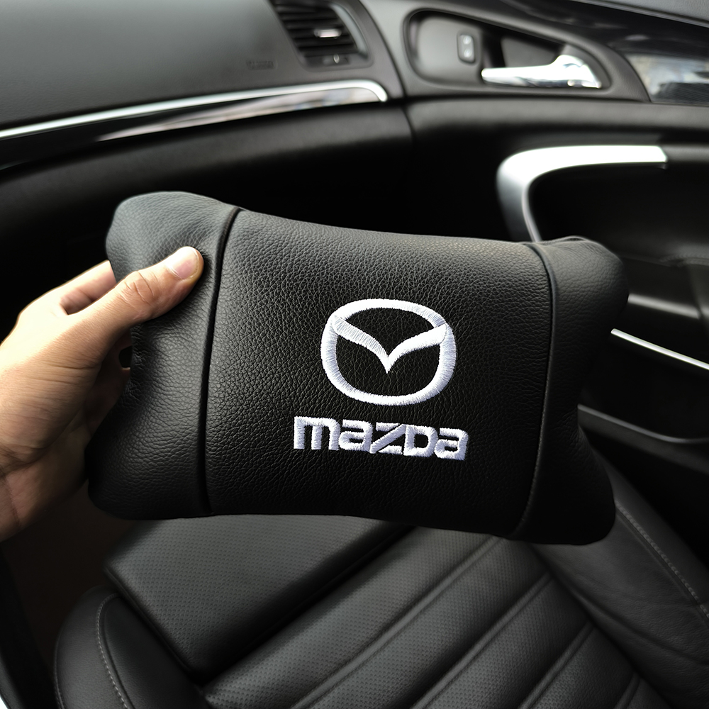 Набір шкіряних подушок Mazda з вишивкою логотипу та брелоком - Зображення 2